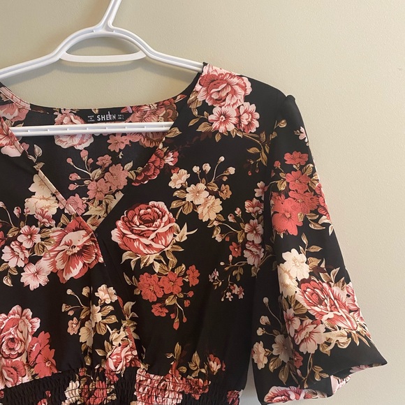 SOLD Floral Dress 💖 - Picture 2 of 9